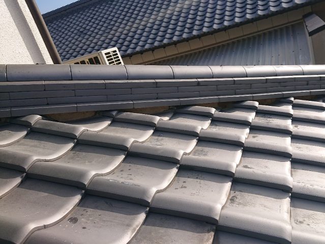 中間町の漆喰が劣化した棟瓦