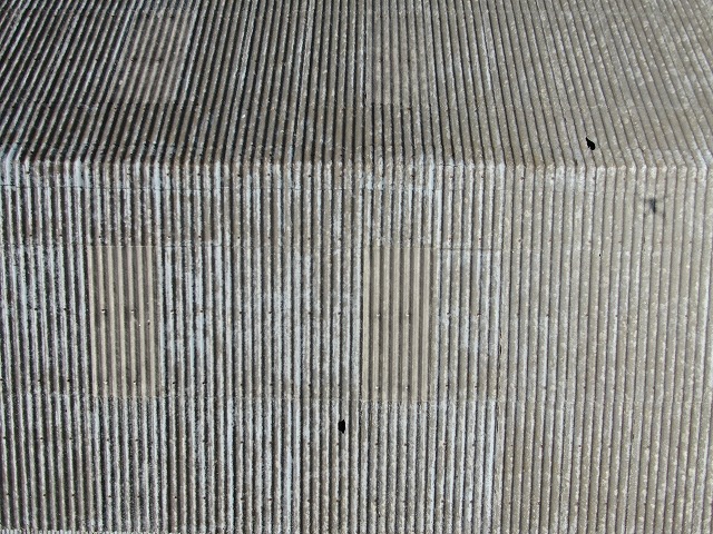 空いた穴を撮影したドローン写真