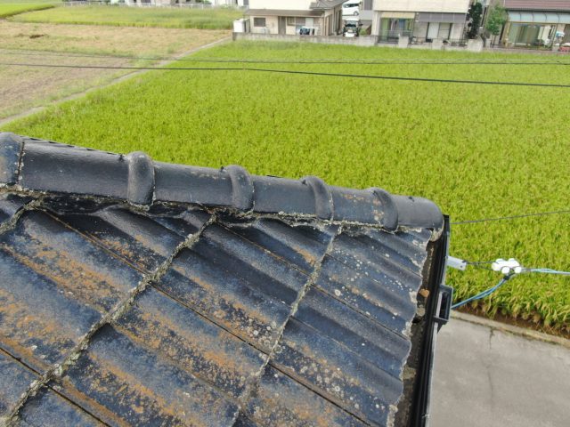 善通寺市の劣化した棟瓦と漆喰