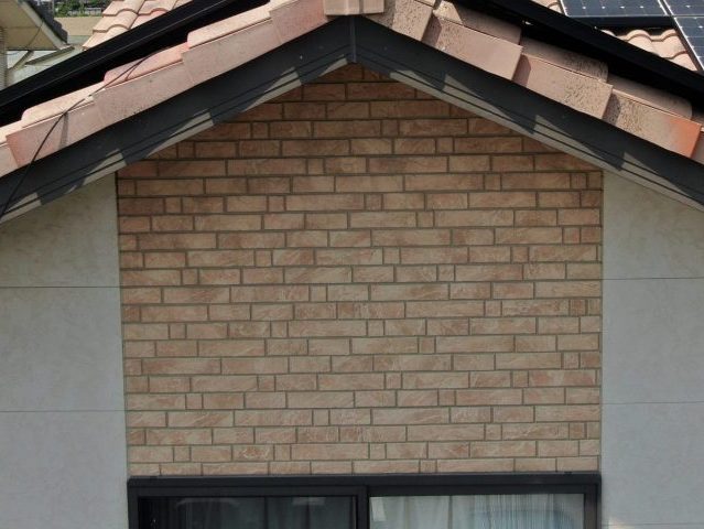 高松市でクリア塗装が必要だった外壁サイディング