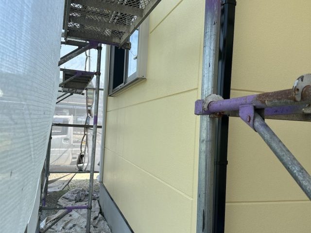 丸亀市の外壁上塗り2回目