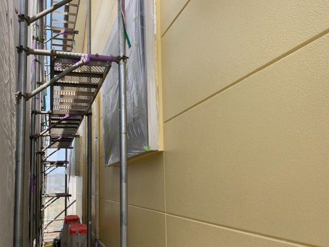 丸亀市の塗装上塗り1回目