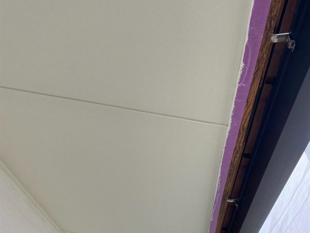 丸亀市の軒天のモルコン塗装