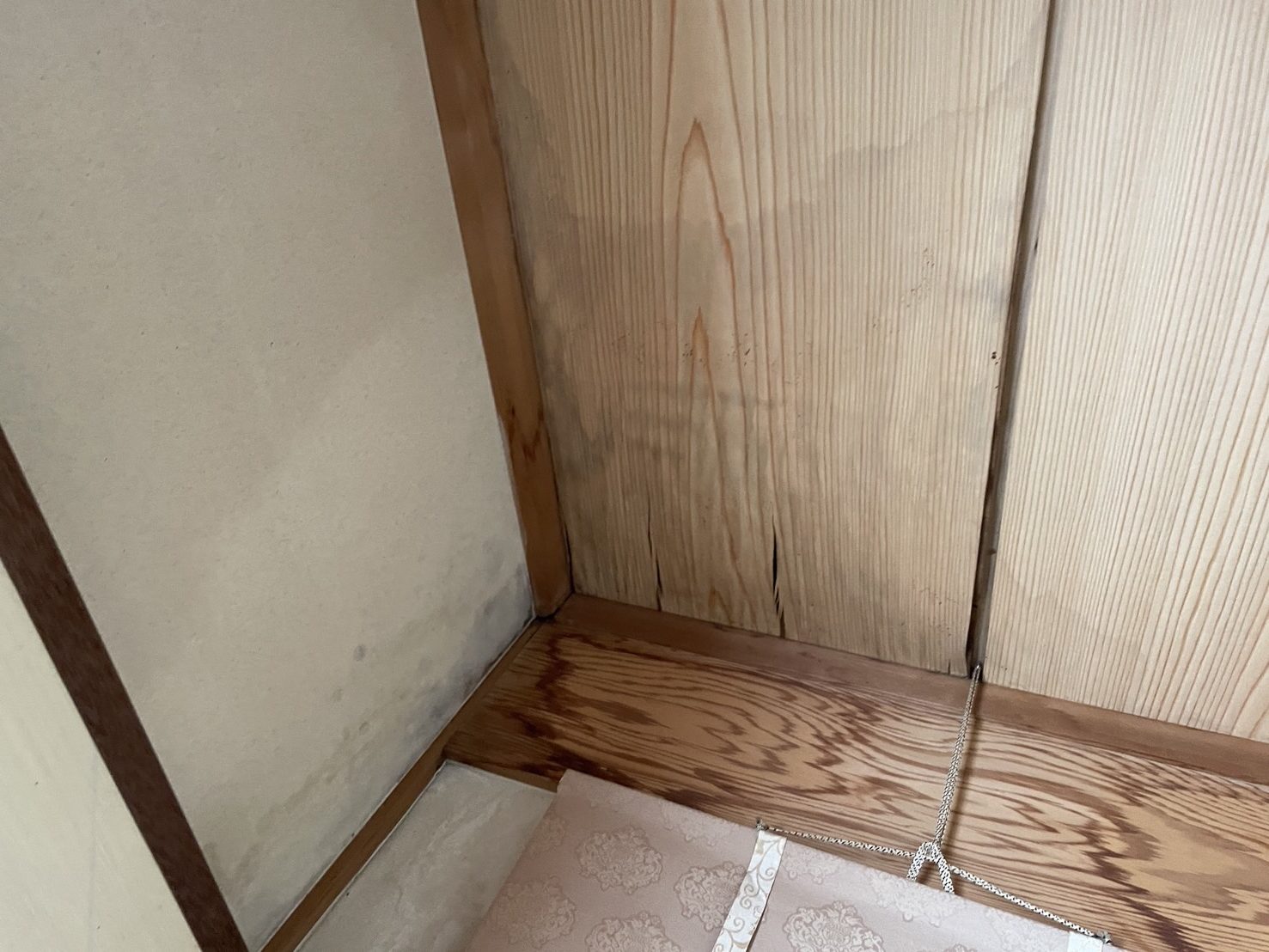 丸亀市　屋根の雨漏り状況