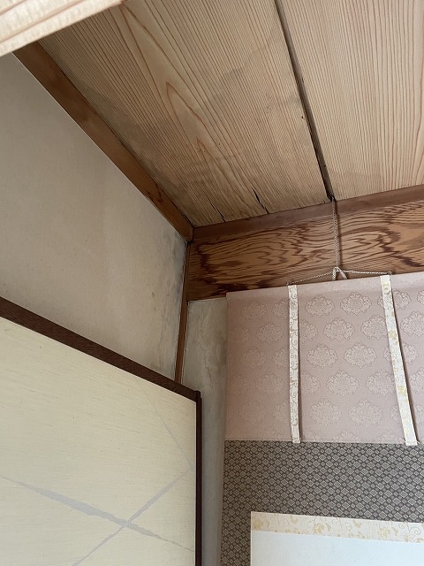 雨漏りのシミ写真