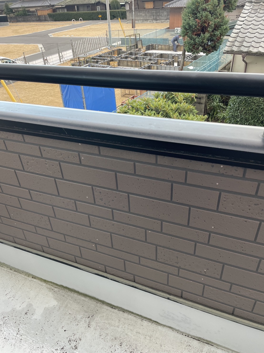 丸亀市　ベランダの笠木部分