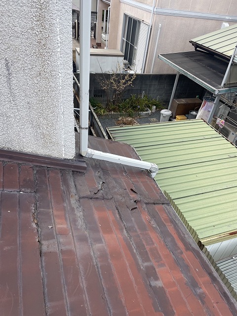 屋根が腐っている写真