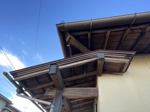 三木町の軒天の傷み