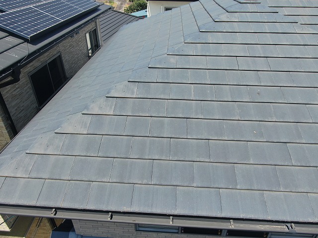 屋根の色褪せた写真