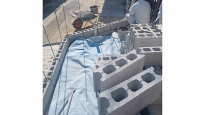 強度を高めるために新しく基礎を作る