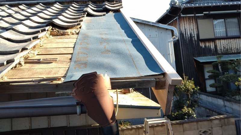 防水シート張り