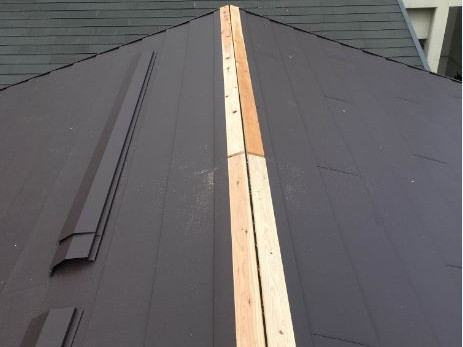 棟に固定した貫板