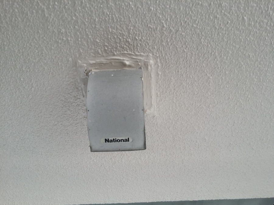 コンセントボックスまわりの塗装