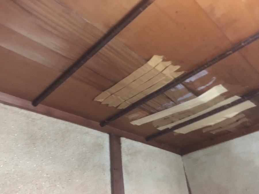 雨漏りが発生した2階天井