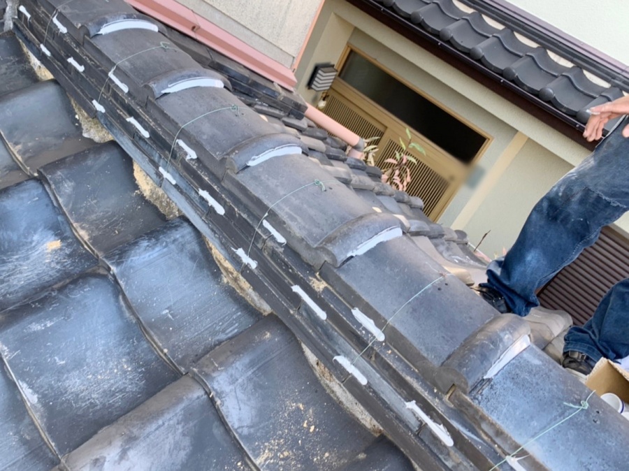 ラバーロック工法で修理した棟瓦