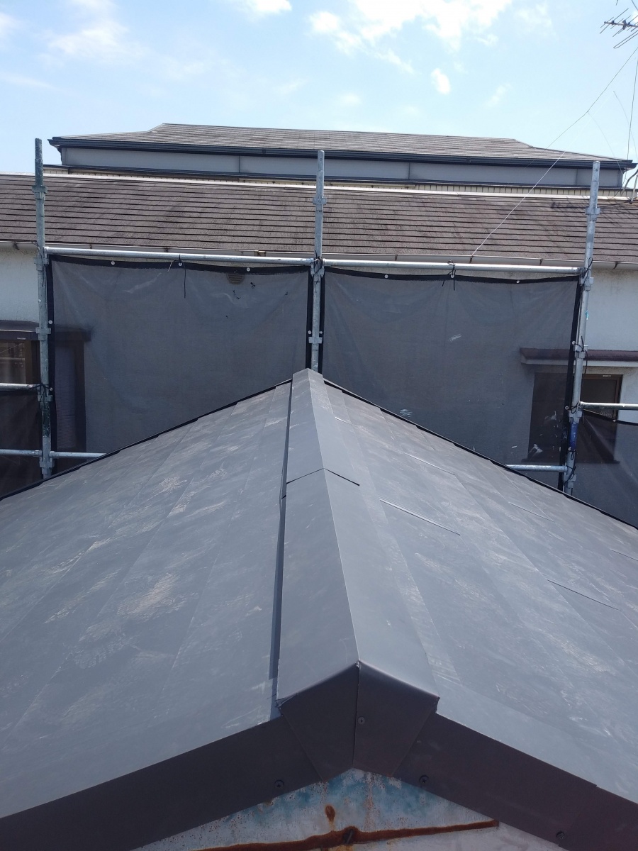 ガルバリウム鋼板の棟板金