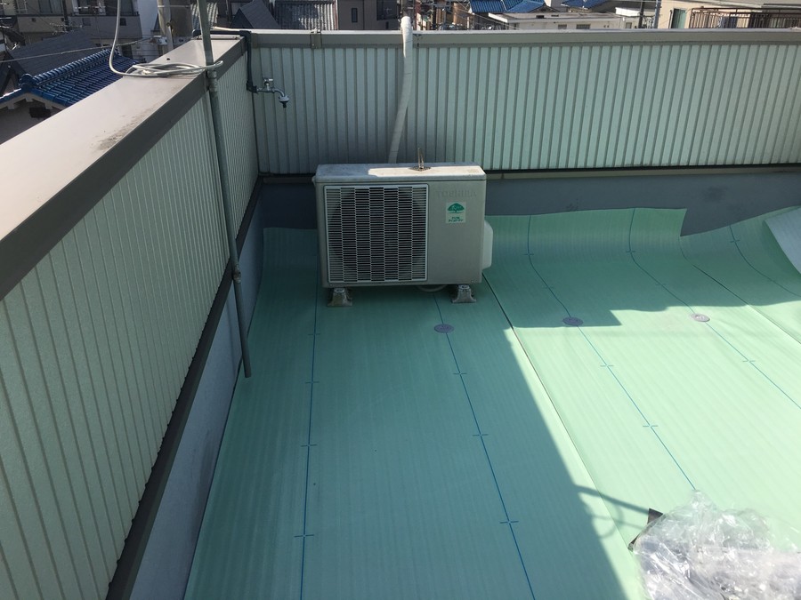 大阪市旭区で屋上防水工事　ディスク取付け完了