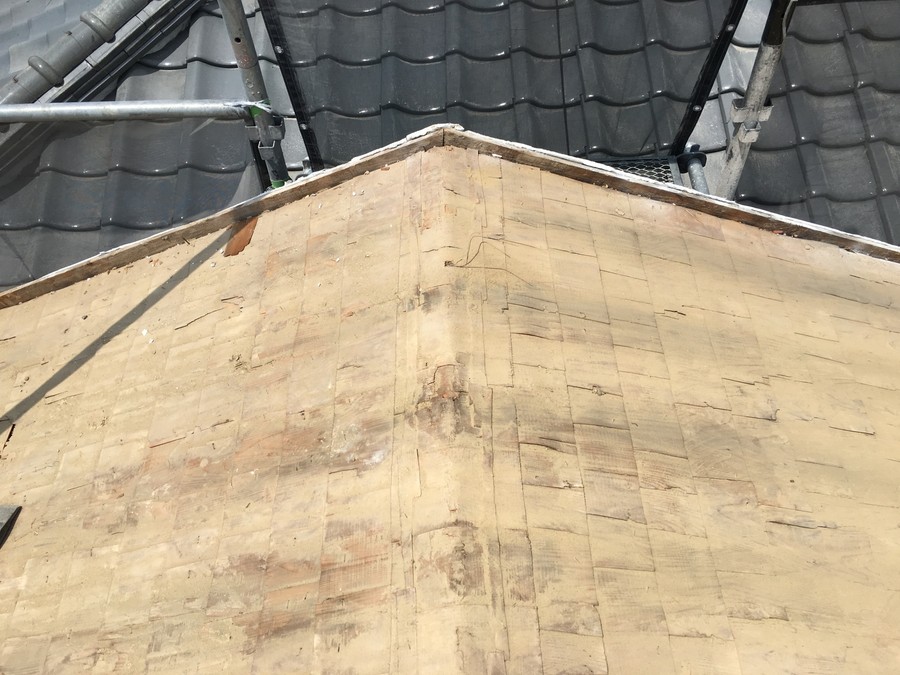 葺き土の撤去後