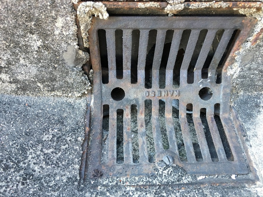 バルコニー排水溝