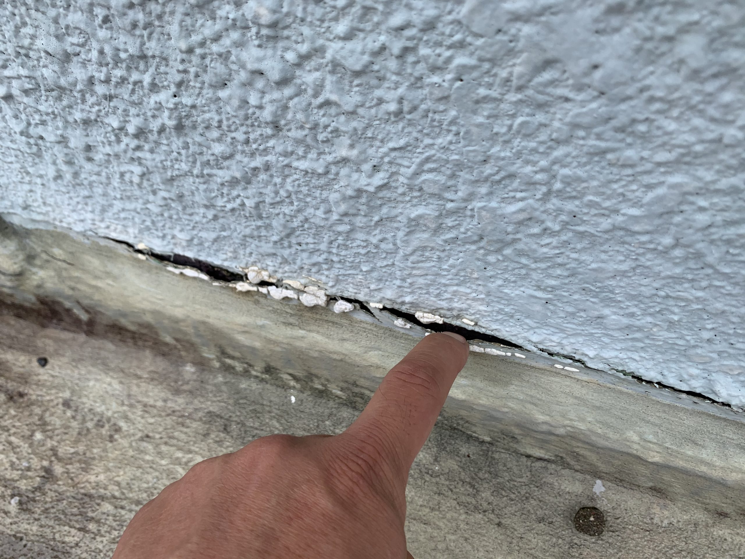 防水層端部の切れ