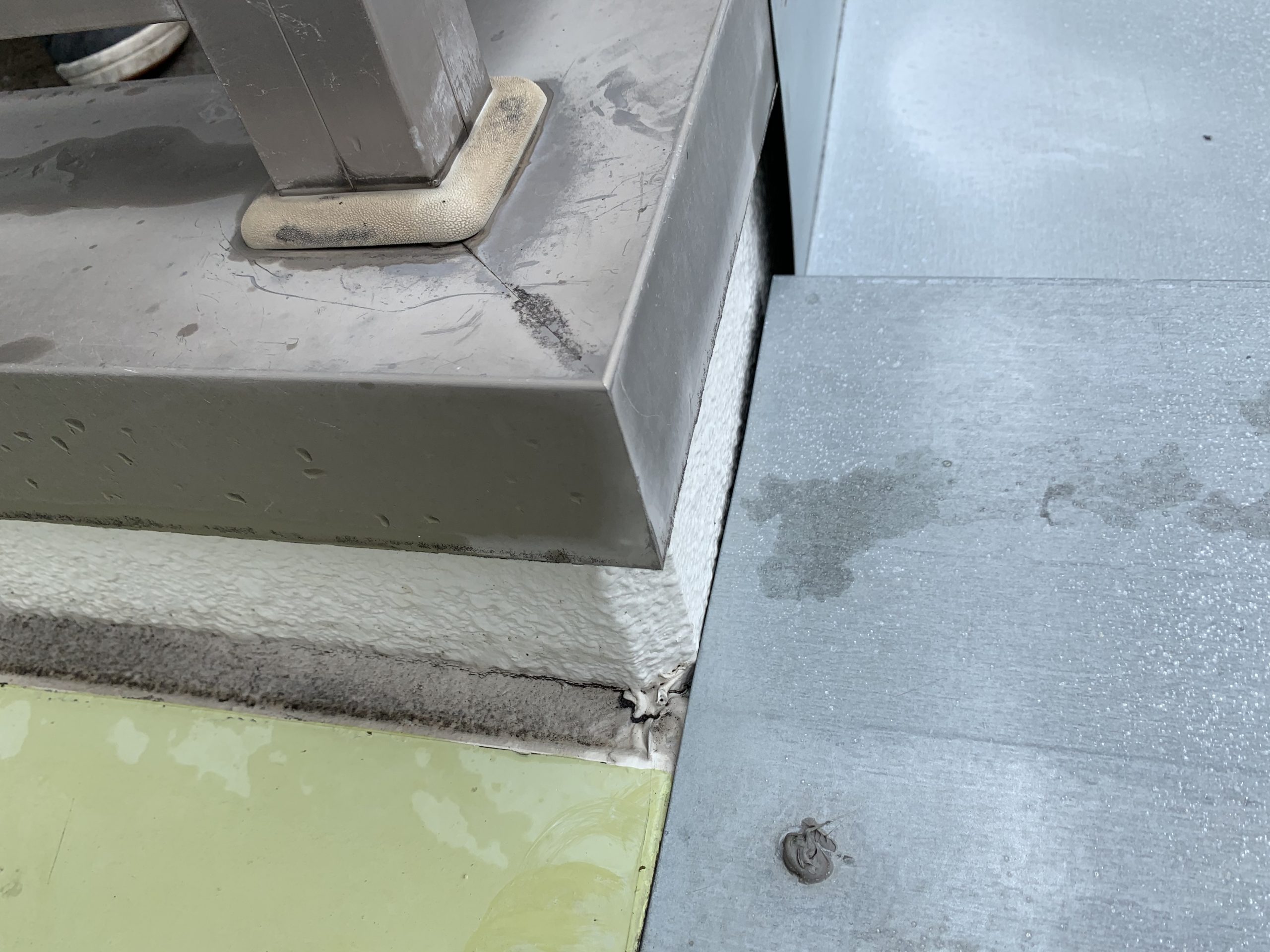 雨漏り箇所真上