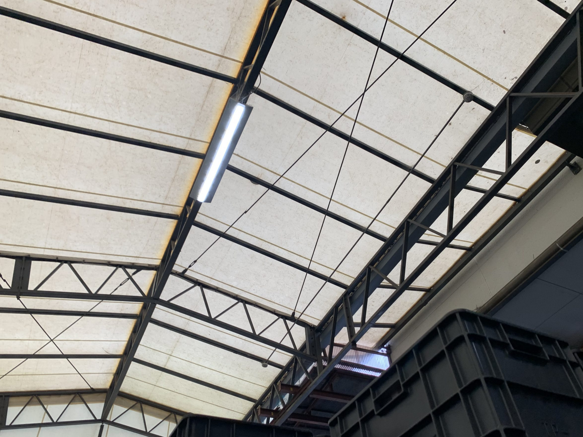 テント屋根の内部