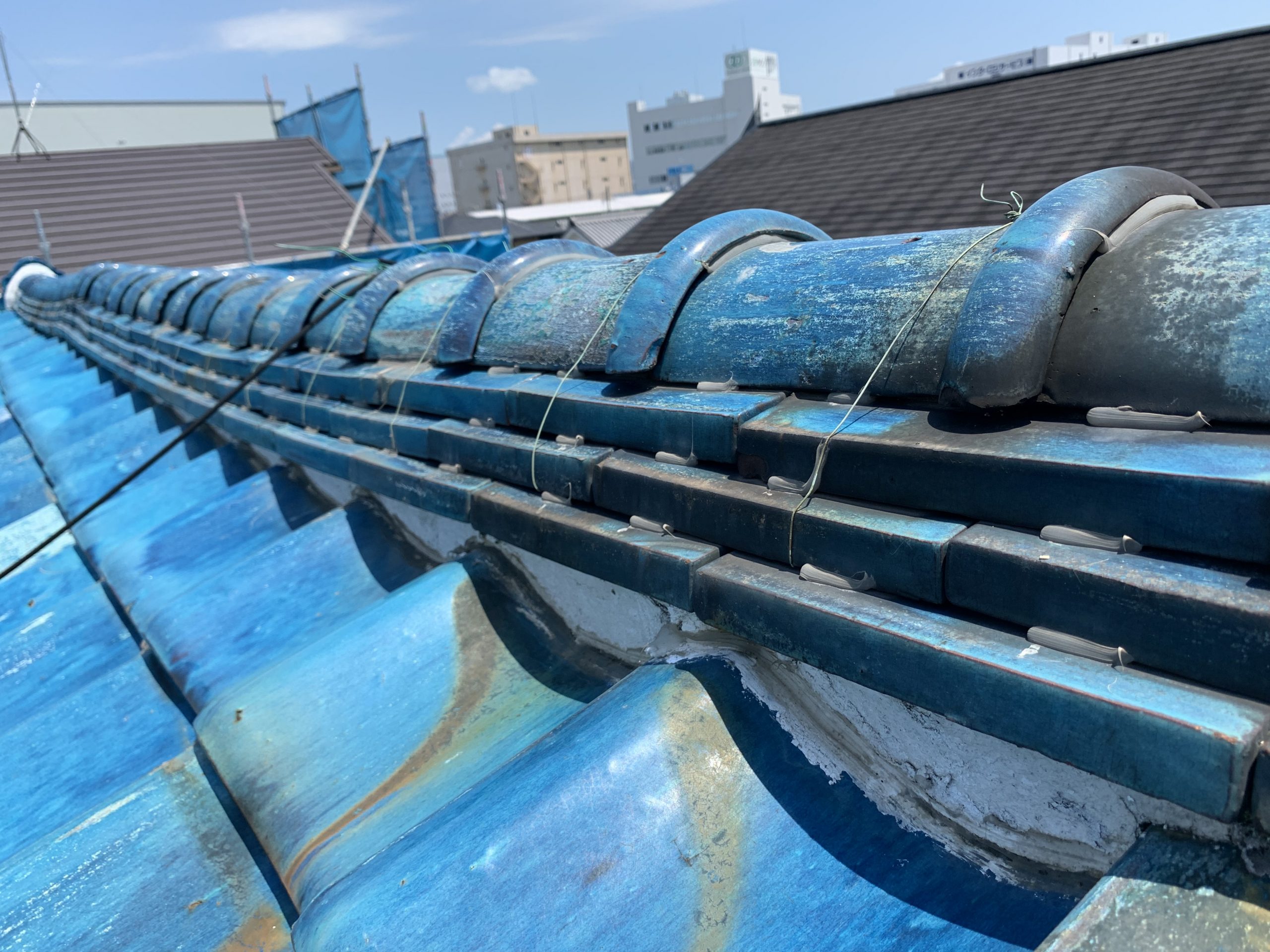 棟に施工された漆喰を点検