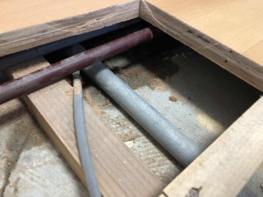 雨漏り点検　水道配管