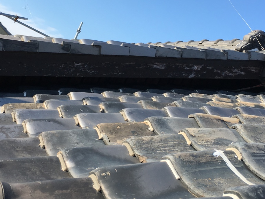 葺き替え前瓦屋根
