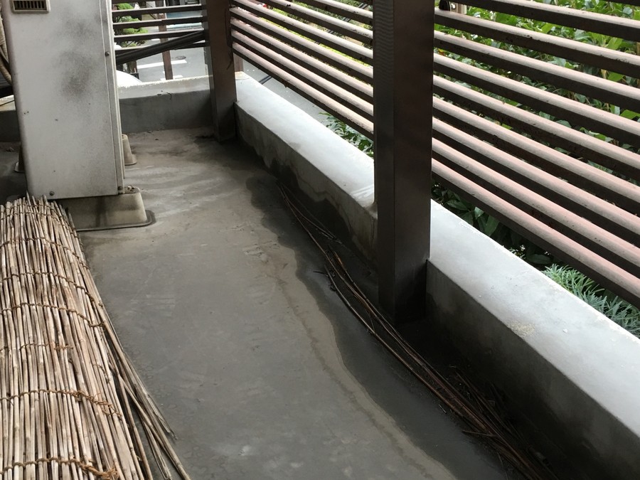 大阪市城東区にて雨漏り調査①　防水紙の劣化