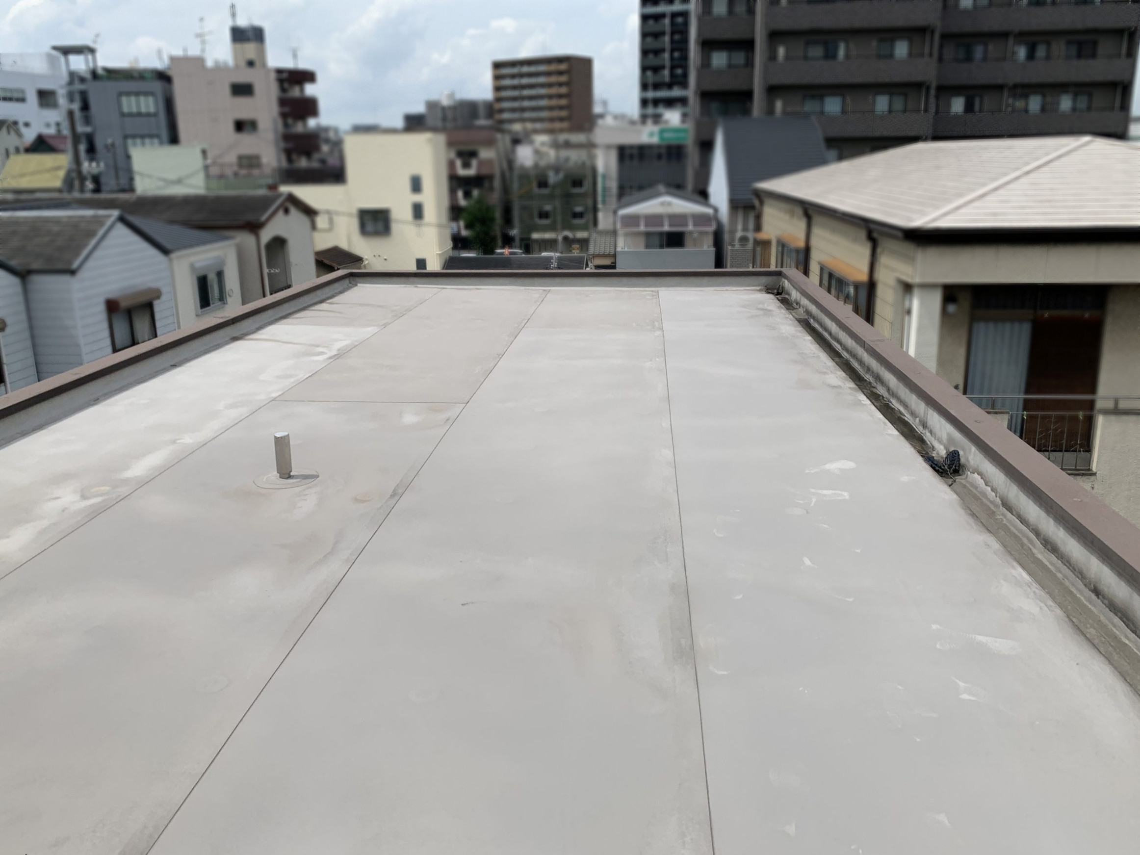 雨漏り箇所真上にあたる屋上屋根