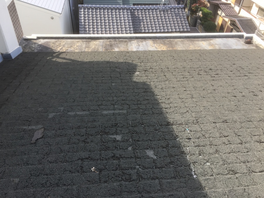 劣化したアスファルトシングル