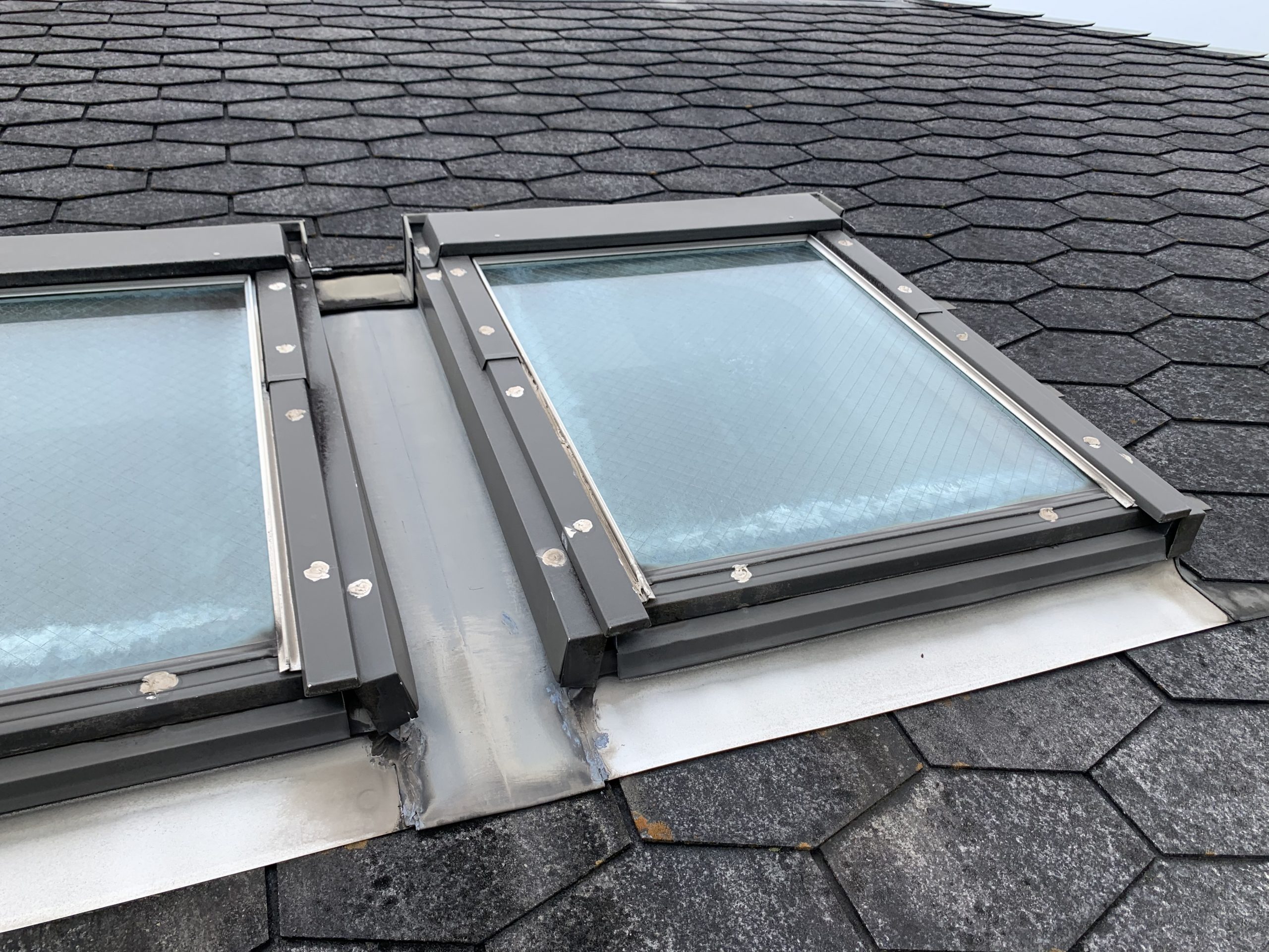 雨漏りが疑われる天窓