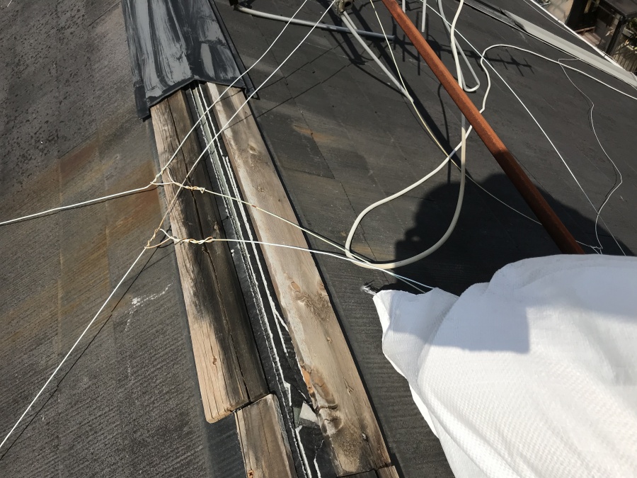 スレート屋根棟板金の劣化