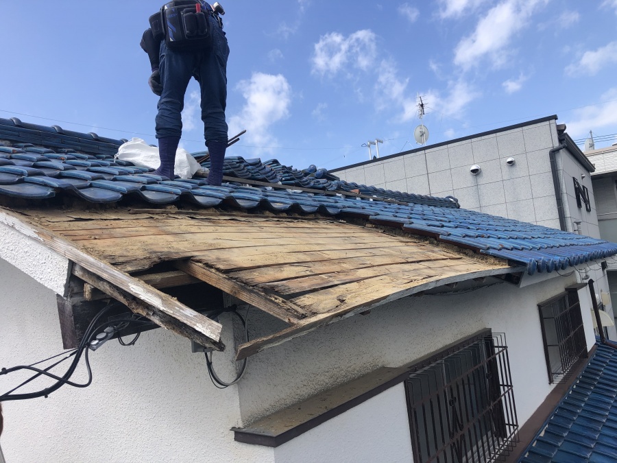 屋根葺き直し工事瓦撤去