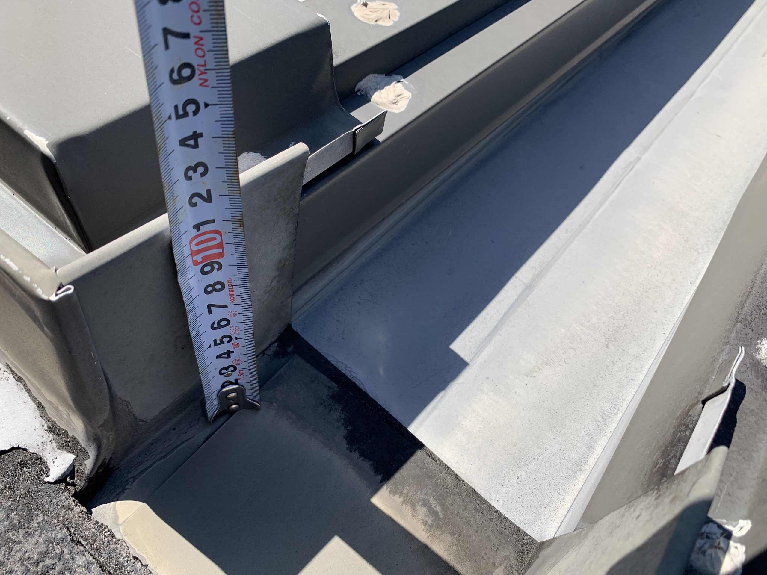 天窓の板金部を採寸