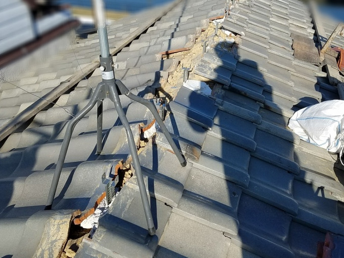 棟に強力棟金具を設置