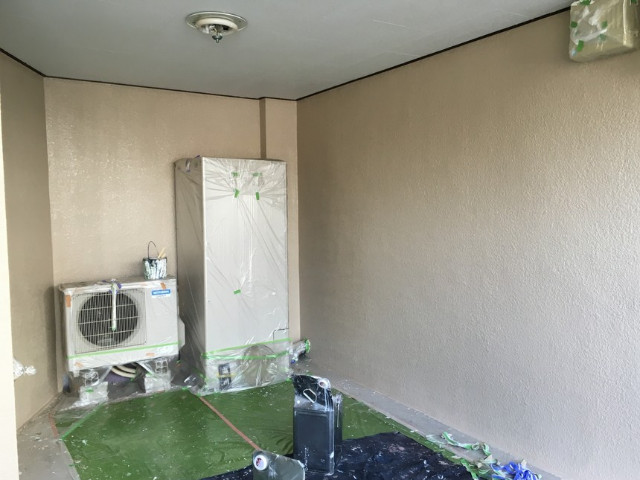 上塗り前のビルトインガレージ