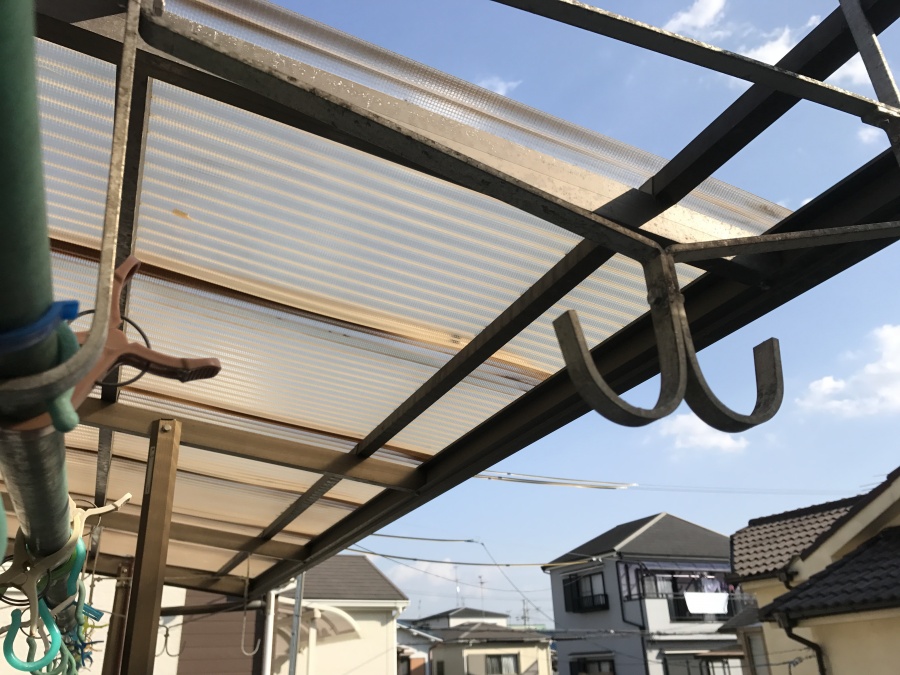 劣化したポリカ波板屋根