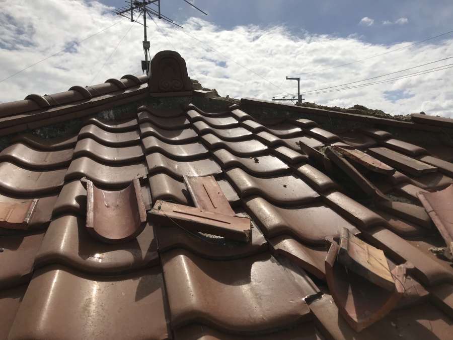 台風で被災した瓦屋根下り棟