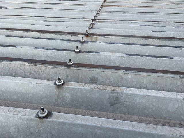 ケレン後の折半屋根(ナット部分)