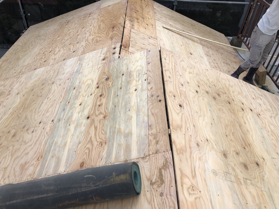 屋根リフォーム構造用合板