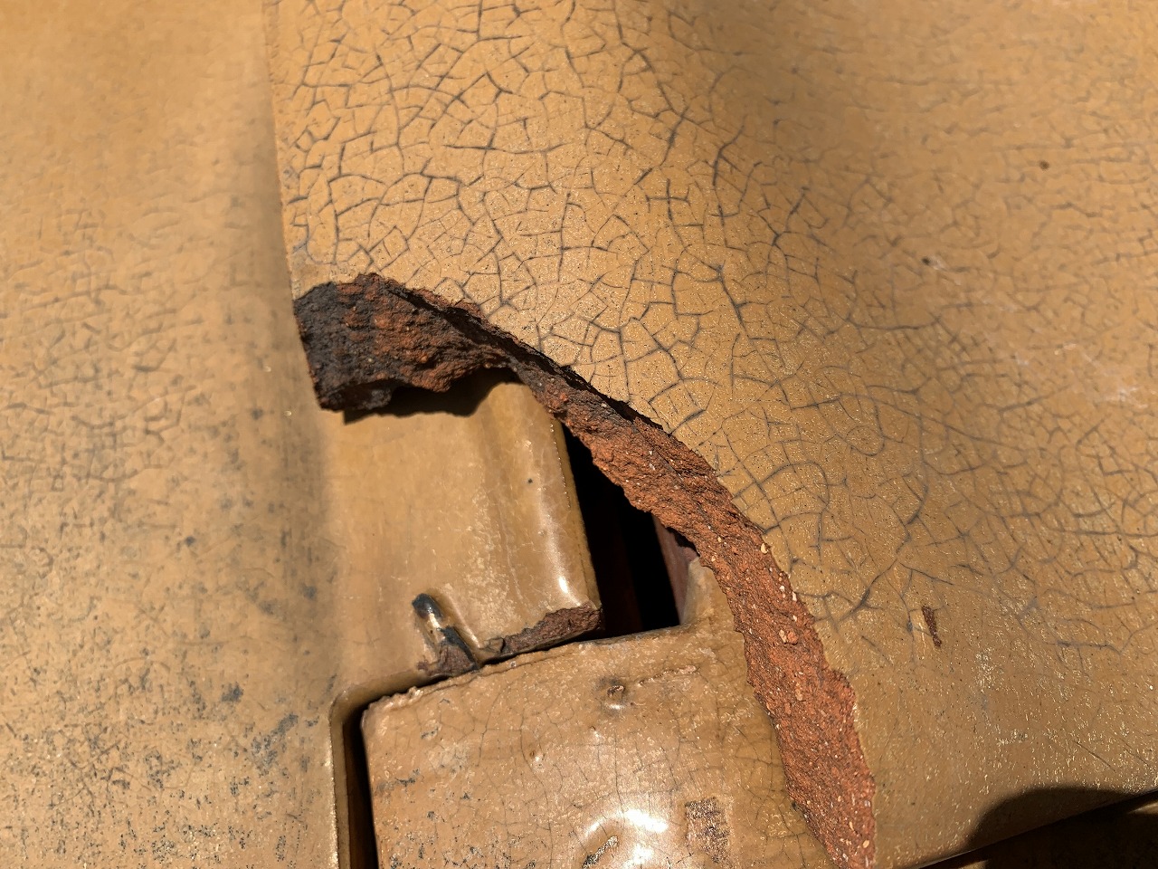 瓦割れている箇所