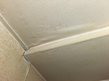 バルコニー雨漏り