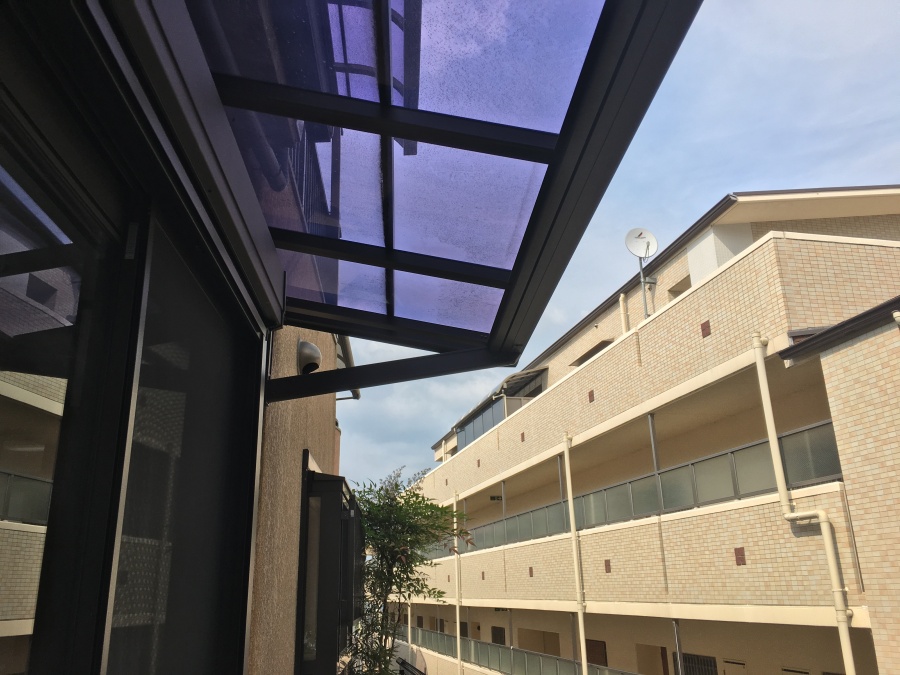 ベランダのポリカ屋根