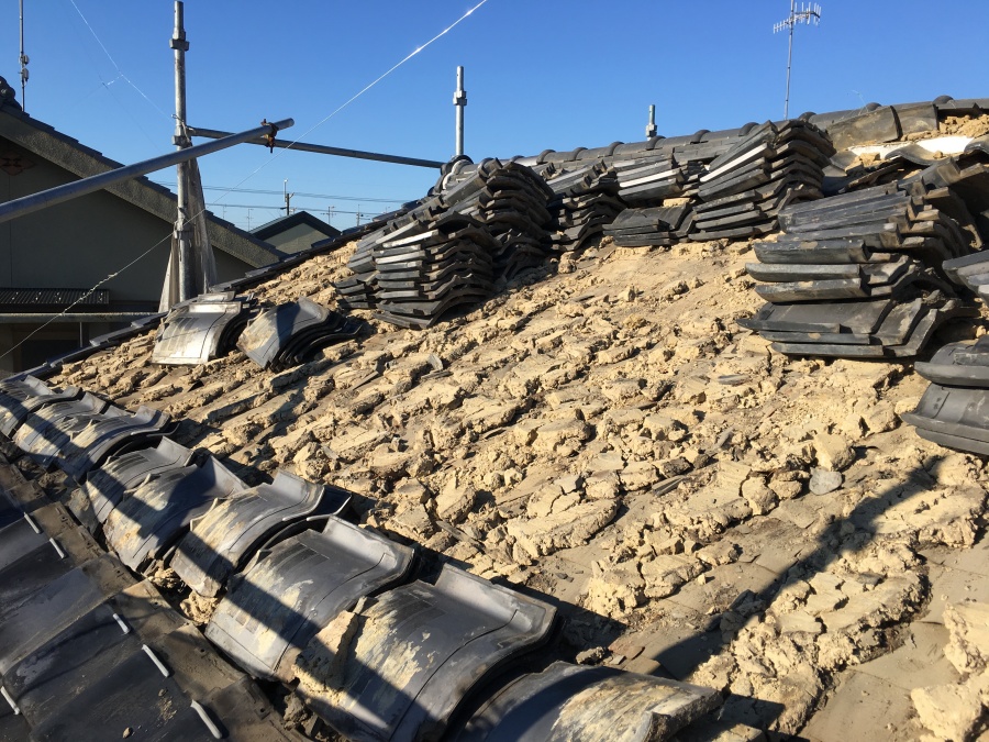 葺き替えた瓦２