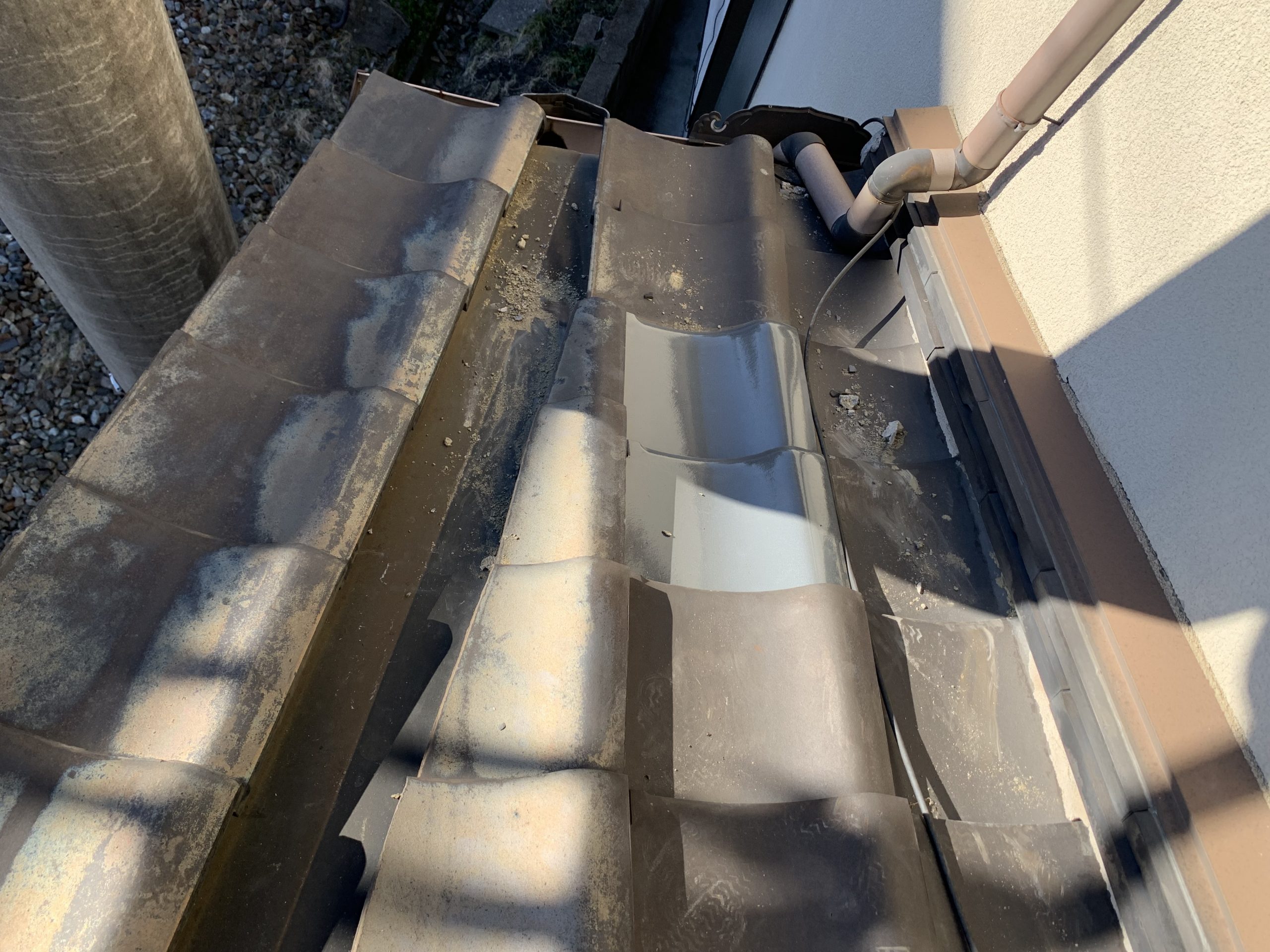 応急処置としての瓦差し替え