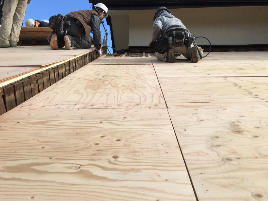 屋根板貼り施工