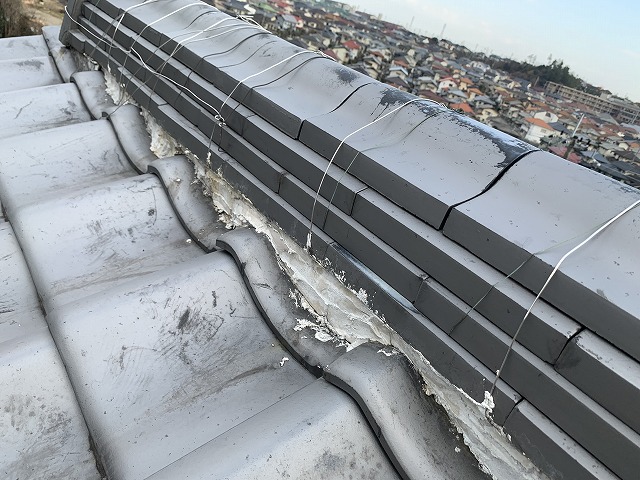 お客様ご自身で施工された屋根の漆喰