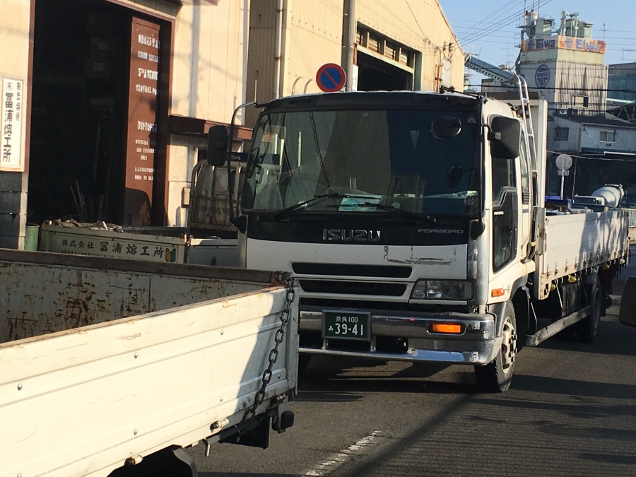 工事車両トラック